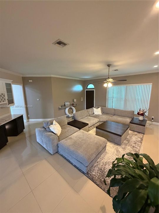 En Venta: $395,000 (3 camas, 2 baños, 0 Pies cuadrados)