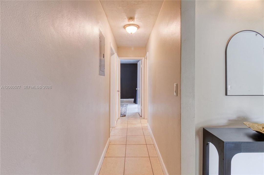 For Rent: $3,800 (4 beds, 2 baths, 1431 Square Feet)