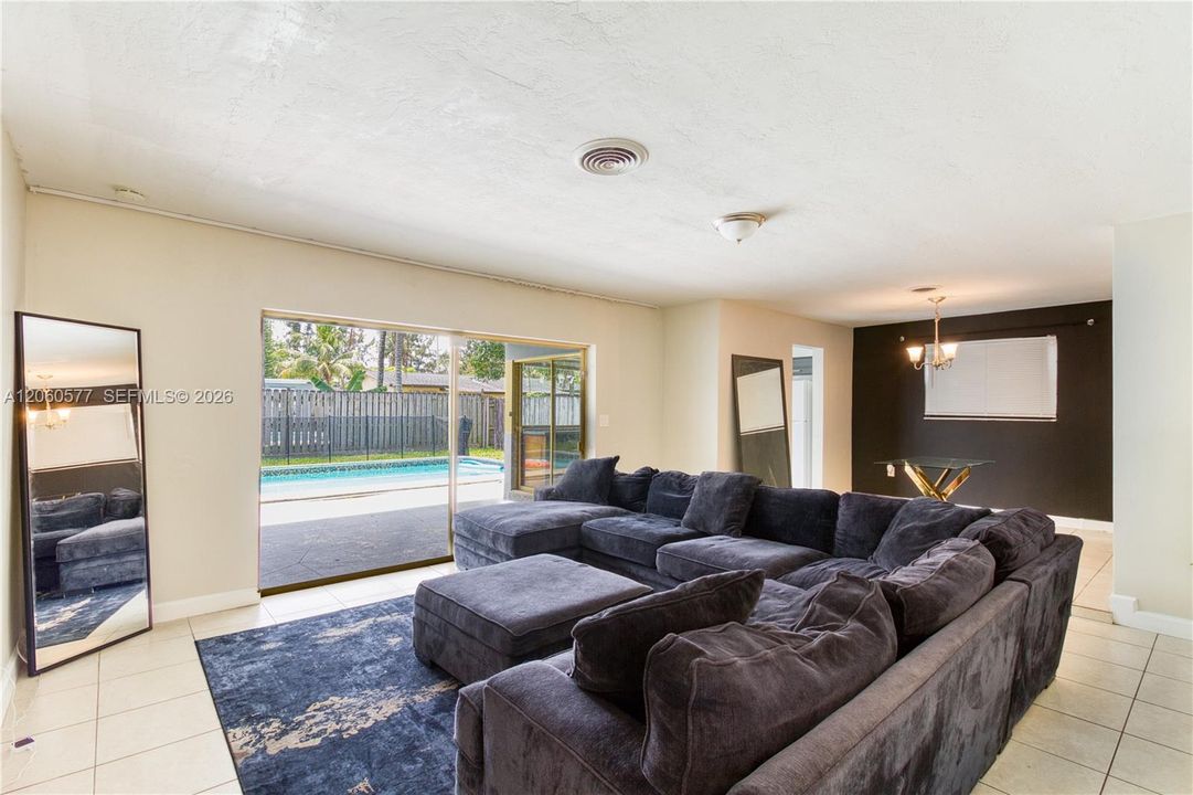 For Rent: $3,800 (4 beds, 2 baths, 1431 Square Feet)