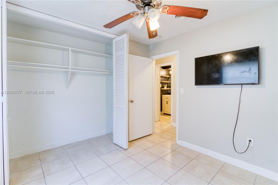 For Rent: $3,800 (4 beds, 2 baths, 1431 Square Feet)