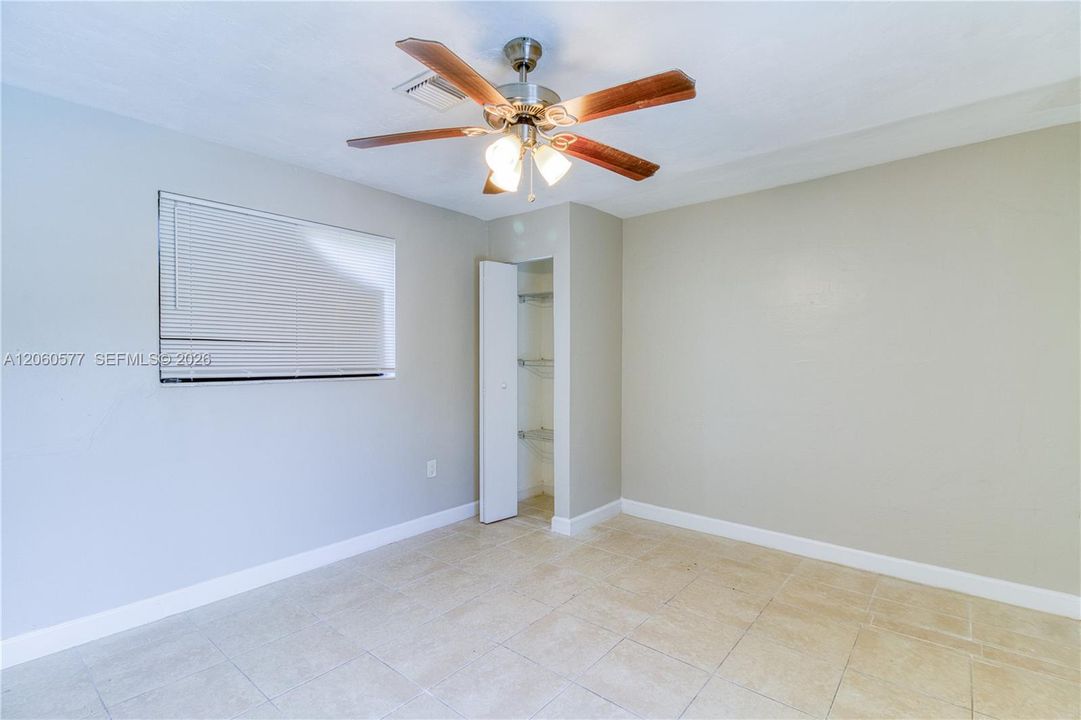 For Rent: $3,800 (4 beds, 2 baths, 1431 Square Feet)