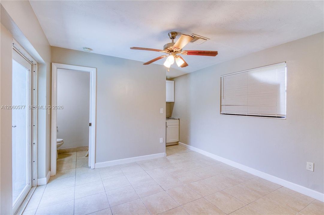 For Rent: $3,800 (4 beds, 2 baths, 1431 Square Feet)