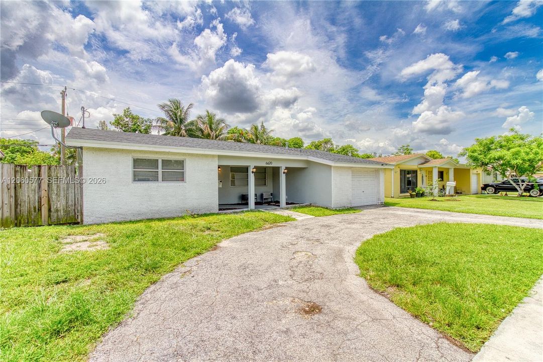 For Rent: $3,800 (4 beds, 2 baths, 1431 Square Feet)