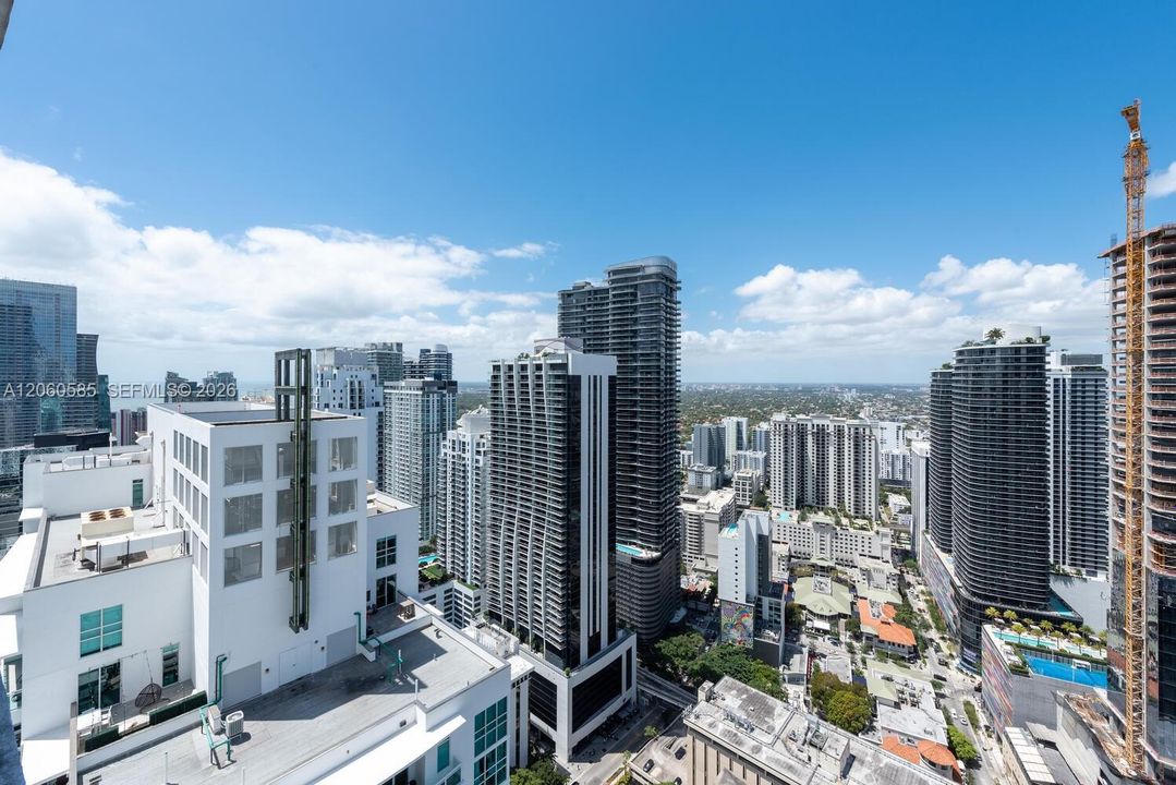 For Rent: $3,400 (1 beds, 1 baths, 774 Square Feet)