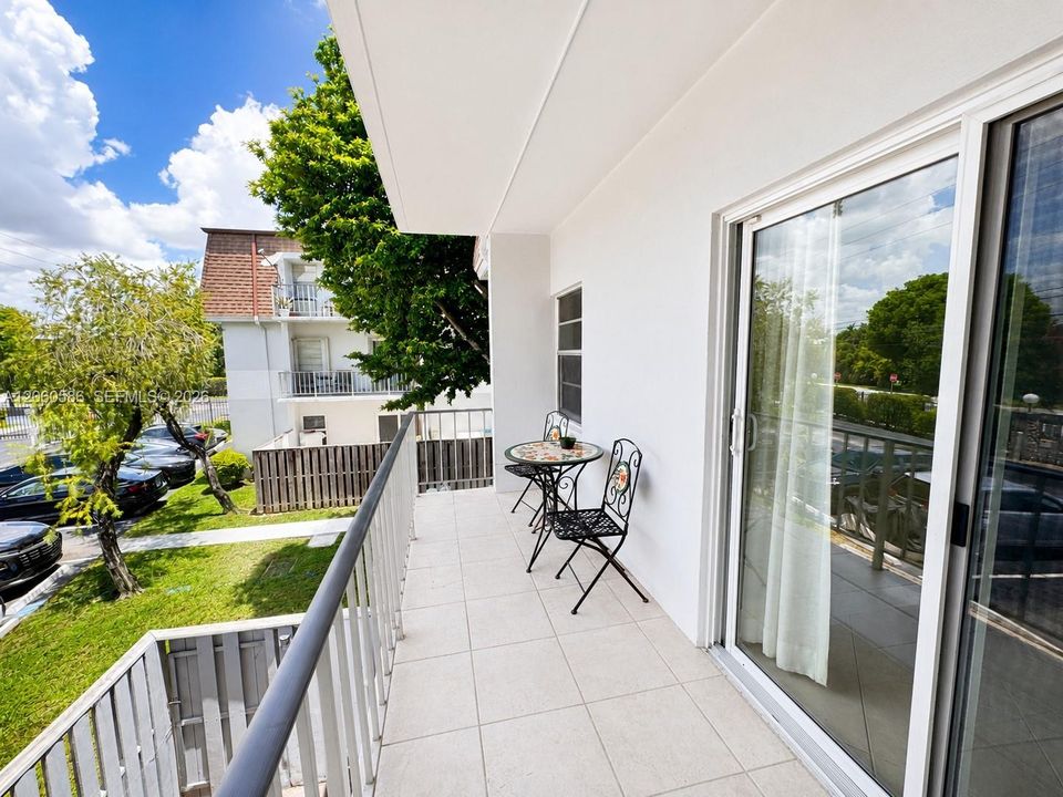 En Venta: $265,000 (2 camas, 1 baños, 826 Pies cuadrados)