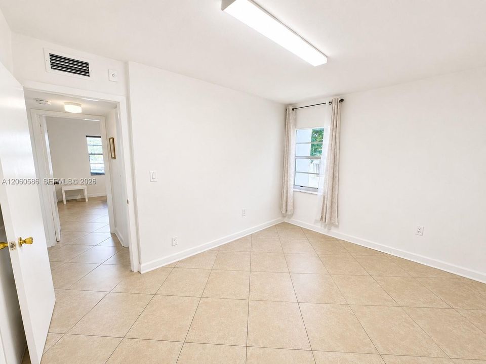 En Venta: $265,000 (2 camas, 1 baños, 826 Pies cuadrados)