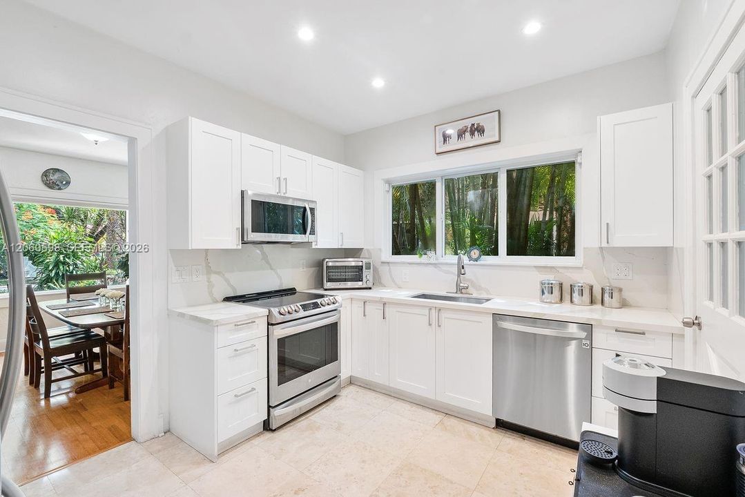For Sale: $3,200,000 (4 beds, 2 baths, 2436 Square Feet)