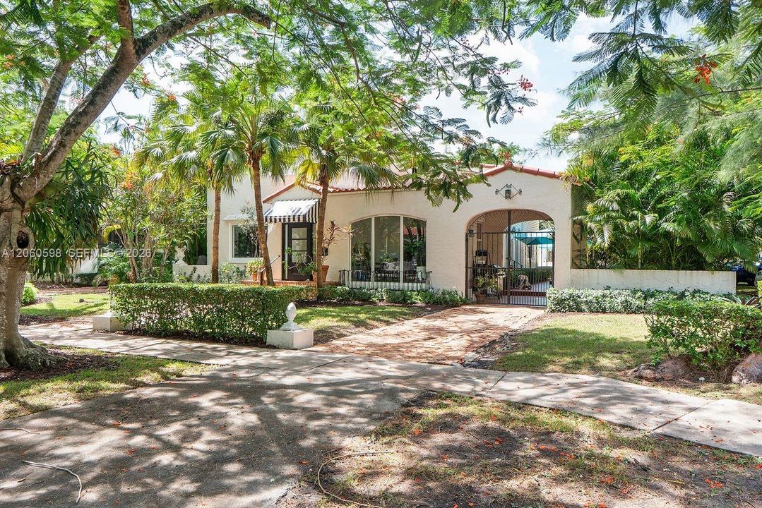 For Sale: $3,200,000 (4 beds, 2 baths, 2436 Square Feet)