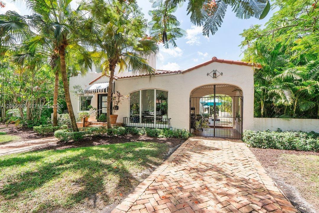 For Sale: $3,200,000 (4 beds, 2 baths, 2436 Square Feet)