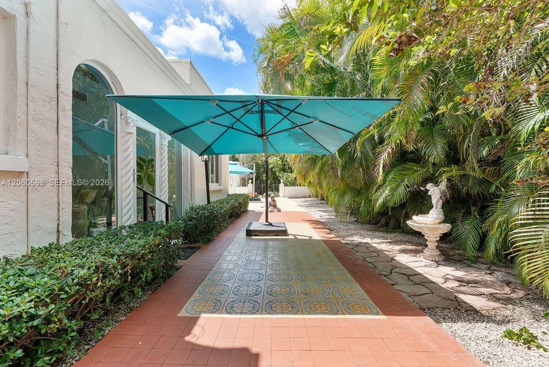 For Sale: $3,200,000 (4 beds, 2 baths, 2436 Square Feet)
