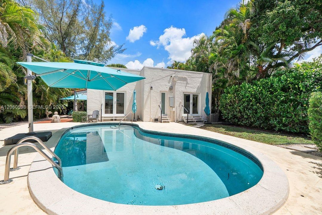 For Sale: $3,200,000 (4 beds, 2 baths, 2436 Square Feet)