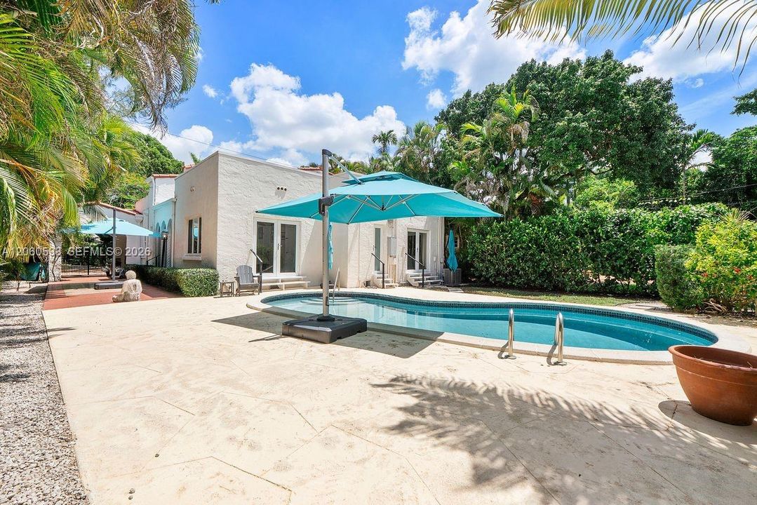 For Sale: $3,200,000 (4 beds, 2 baths, 2436 Square Feet)