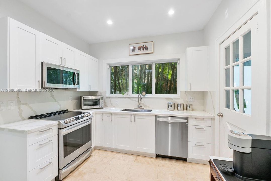 For Sale: $3,200,000 (4 beds, 2 baths, 2436 Square Feet)