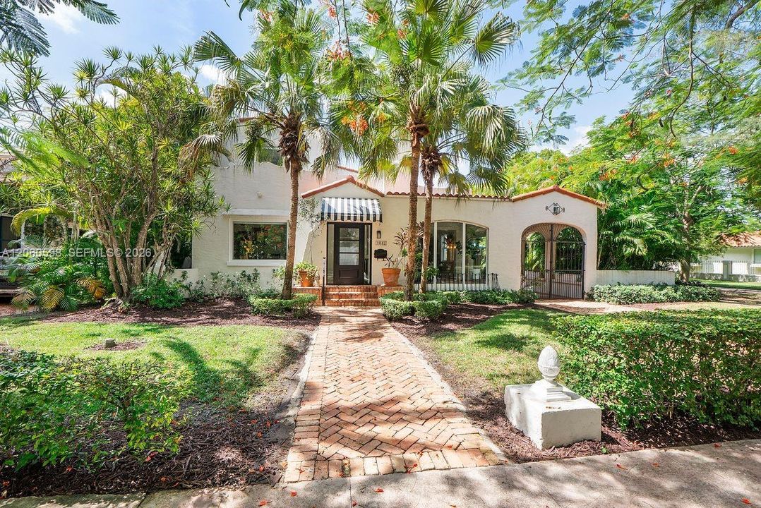 For Sale: $3,200,000 (4 beds, 2 baths, 2436 Square Feet)