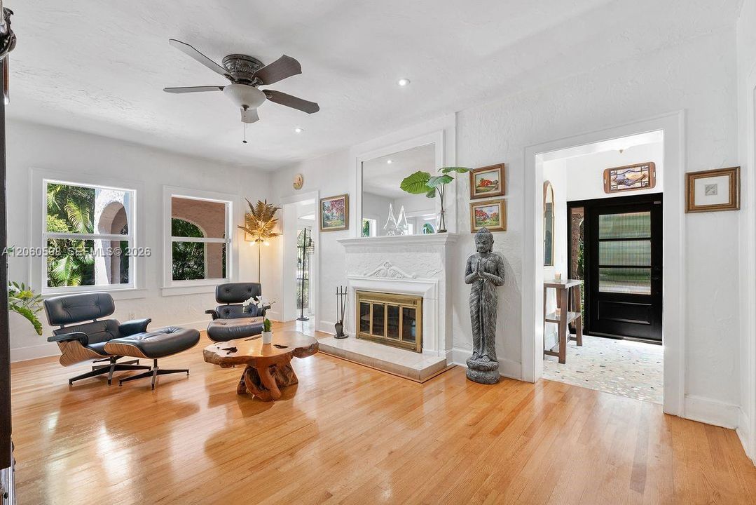 For Sale: $3,200,000 (4 beds, 2 baths, 2436 Square Feet)