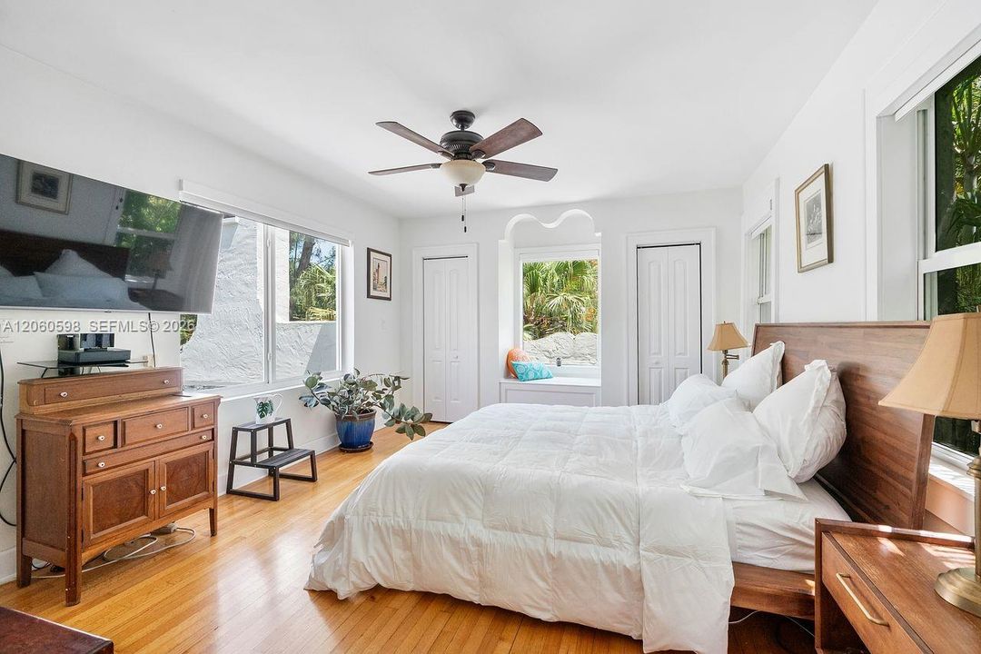 For Sale: $3,200,000 (4 beds, 2 baths, 2436 Square Feet)