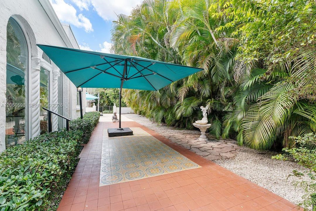For Sale: $3,200,000 (4 beds, 2 baths, 2436 Square Feet)