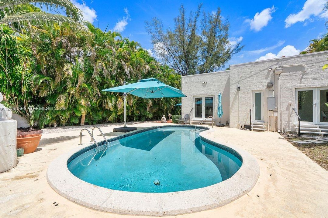 For Sale: $3,200,000 (4 beds, 2 baths, 2436 Square Feet)