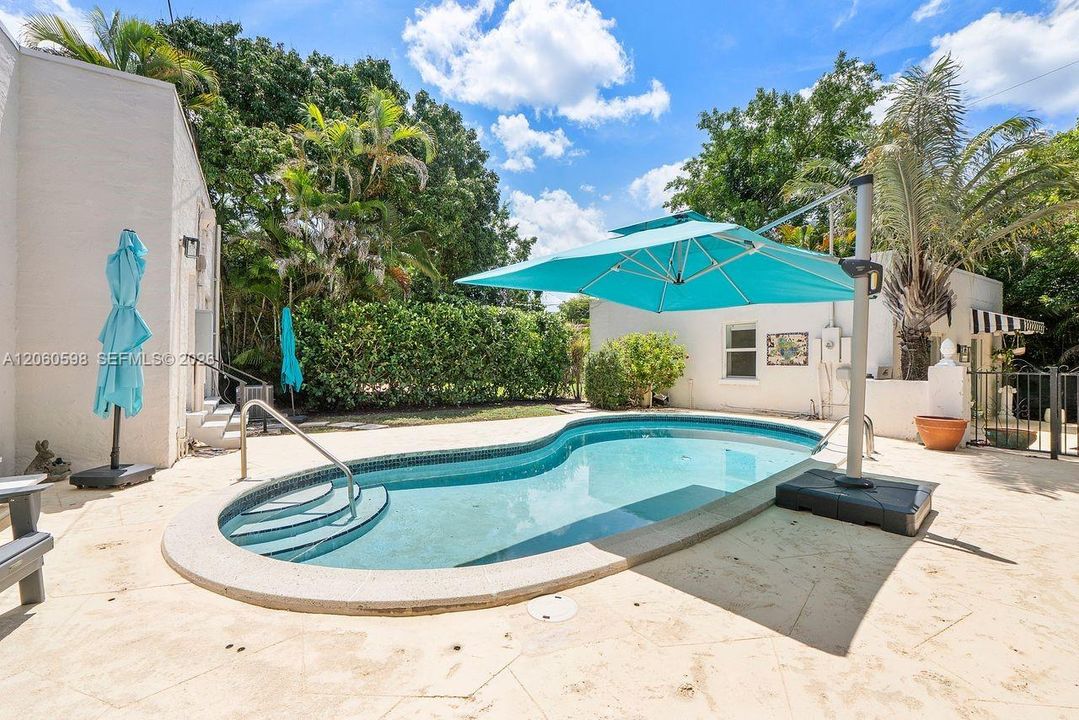 For Sale: $3,200,000 (4 beds, 2 baths, 2436 Square Feet)