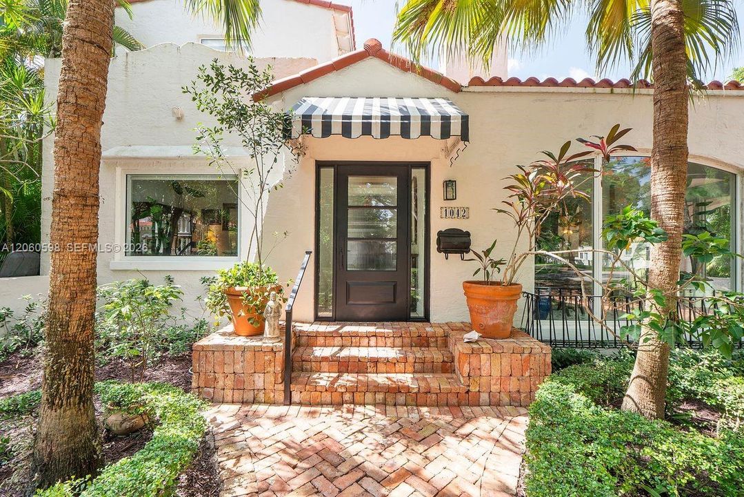 For Sale: $3,200,000 (4 beds, 2 baths, 2436 Square Feet)