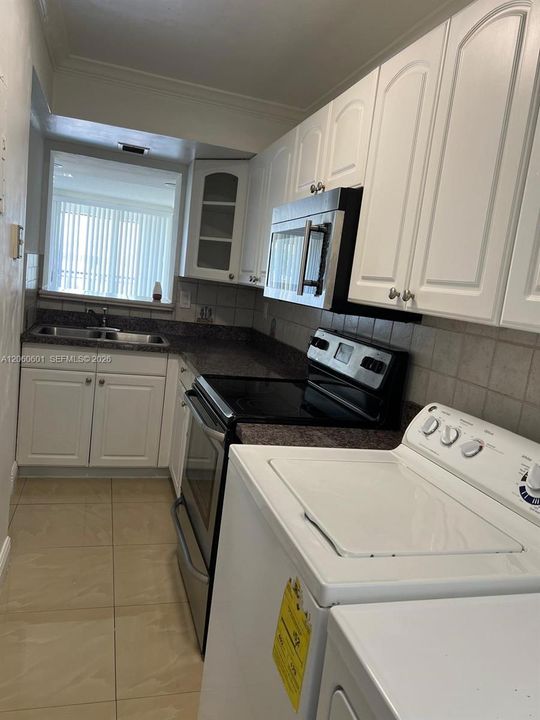На продажу: $289,900 (2 спален, 2 ванн, 1113 Квадратных фут)