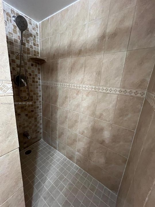 На продажу: $289,900 (2 спален, 2 ванн, 1113 Квадратных фут)