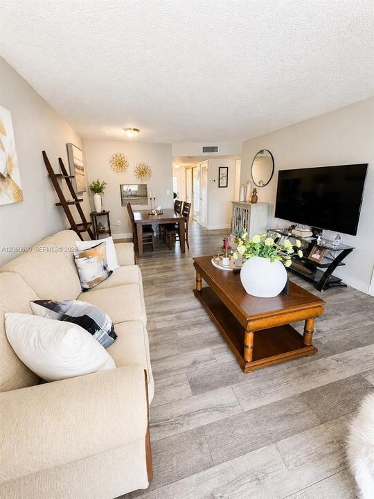 En Venta: $129,900 (2 camas, 2 baños, 850 Pies cuadrados)