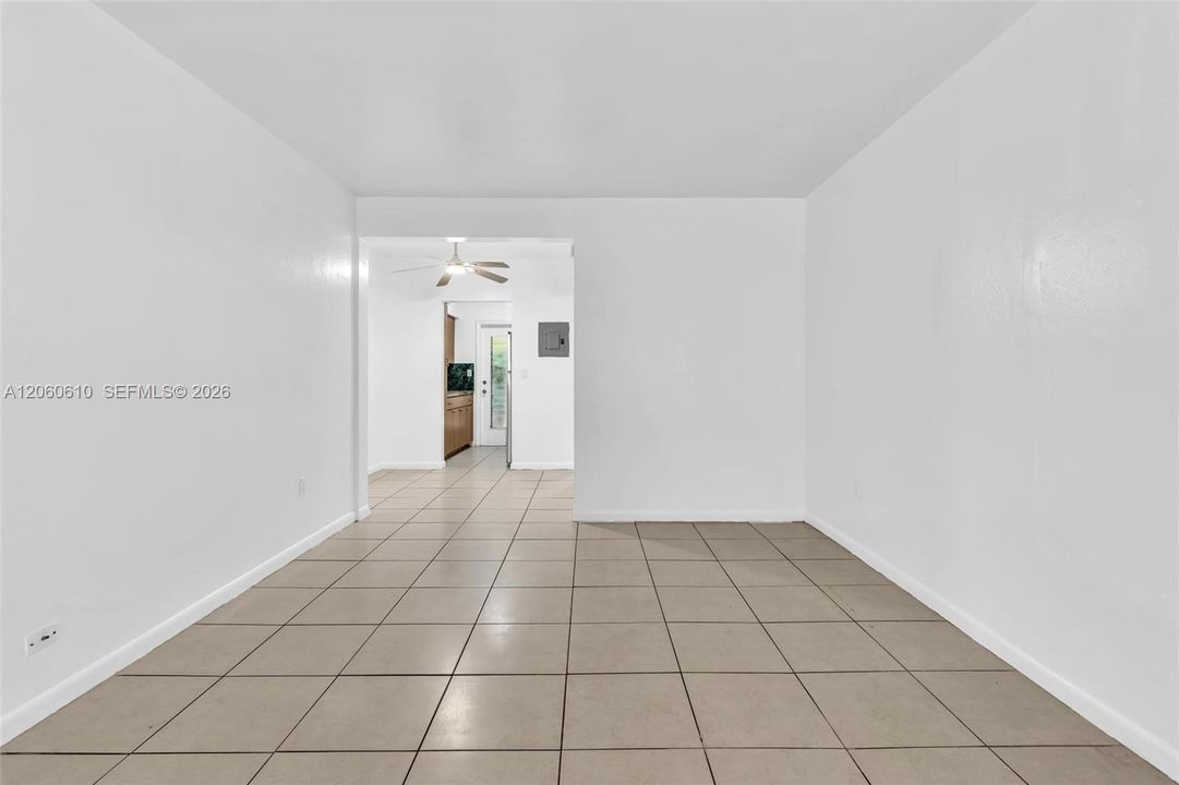 В аренду: $1,650 (0 спален, 1 ванн, 400 Квадратных фут)