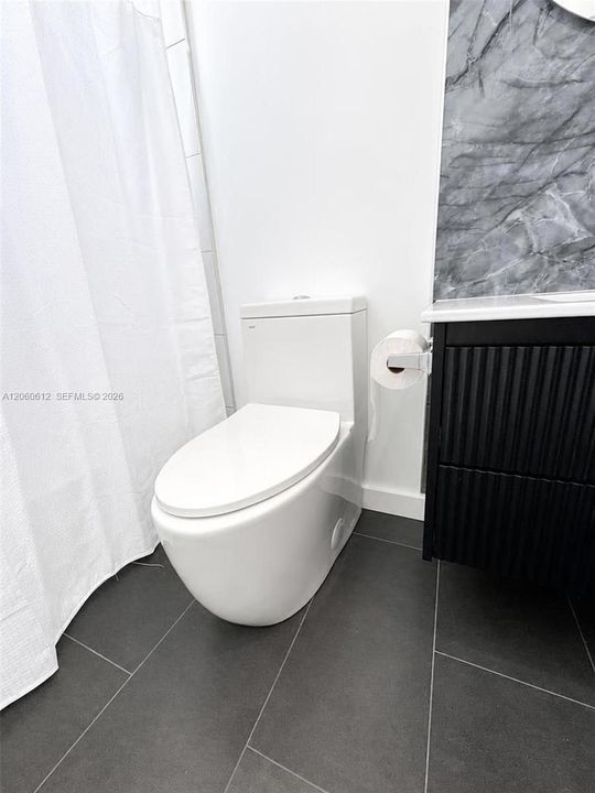 Active With Contract: $570,000 (3 beds, 2 baths, 1302 Square Feet)