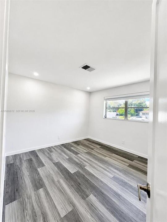 Active With Contract: $570,000 (3 beds, 2 baths, 1302 Square Feet)