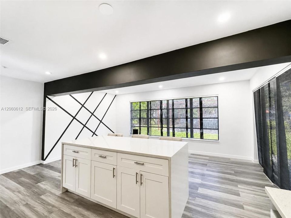 Active With Contract: $570,000 (3 beds, 2 baths, 1302 Square Feet)