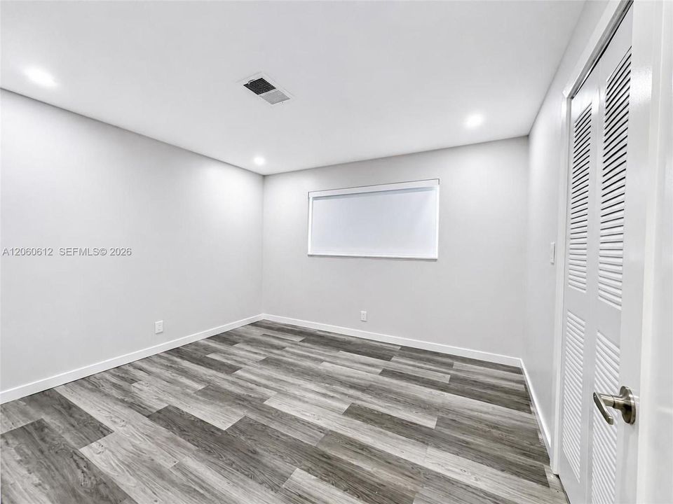 Active With Contract: $570,000 (3 beds, 2 baths, 1302 Square Feet)