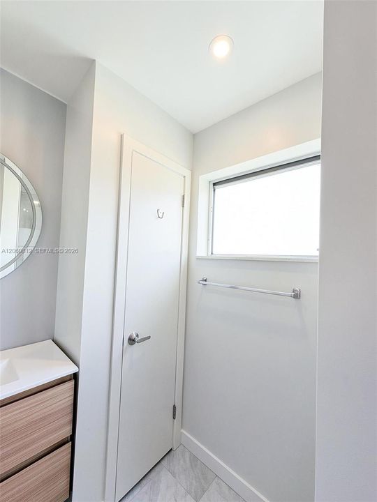 Active With Contract: $570,000 (3 beds, 2 baths, 1302 Square Feet)