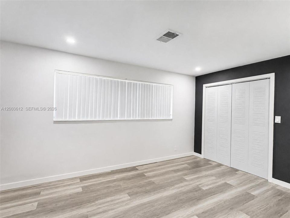 Active With Contract: $570,000 (3 beds, 2 baths, 1302 Square Feet)