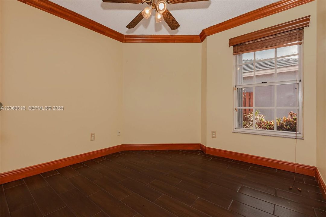 На продажу: $639,990 (4 спален, 2 ванн, 1862 Квадратных фут)