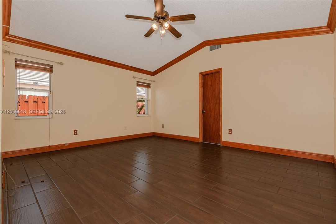 На продажу: $639,990 (4 спален, 2 ванн, 1862 Квадратных фут)