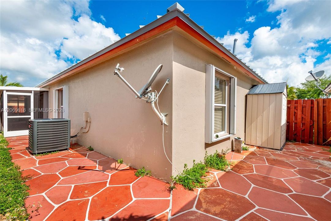 На продажу: $639,990 (4 спален, 2 ванн, 1862 Квадратных фут)