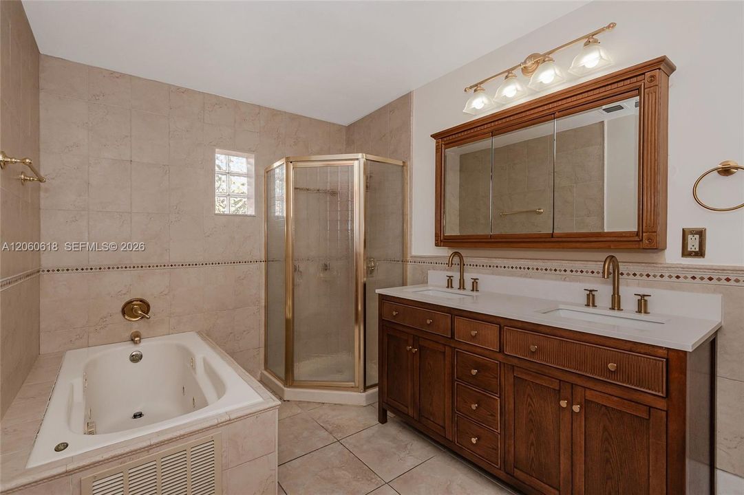 На продажу: $639,990 (4 спален, 2 ванн, 1862 Квадратных фут)
