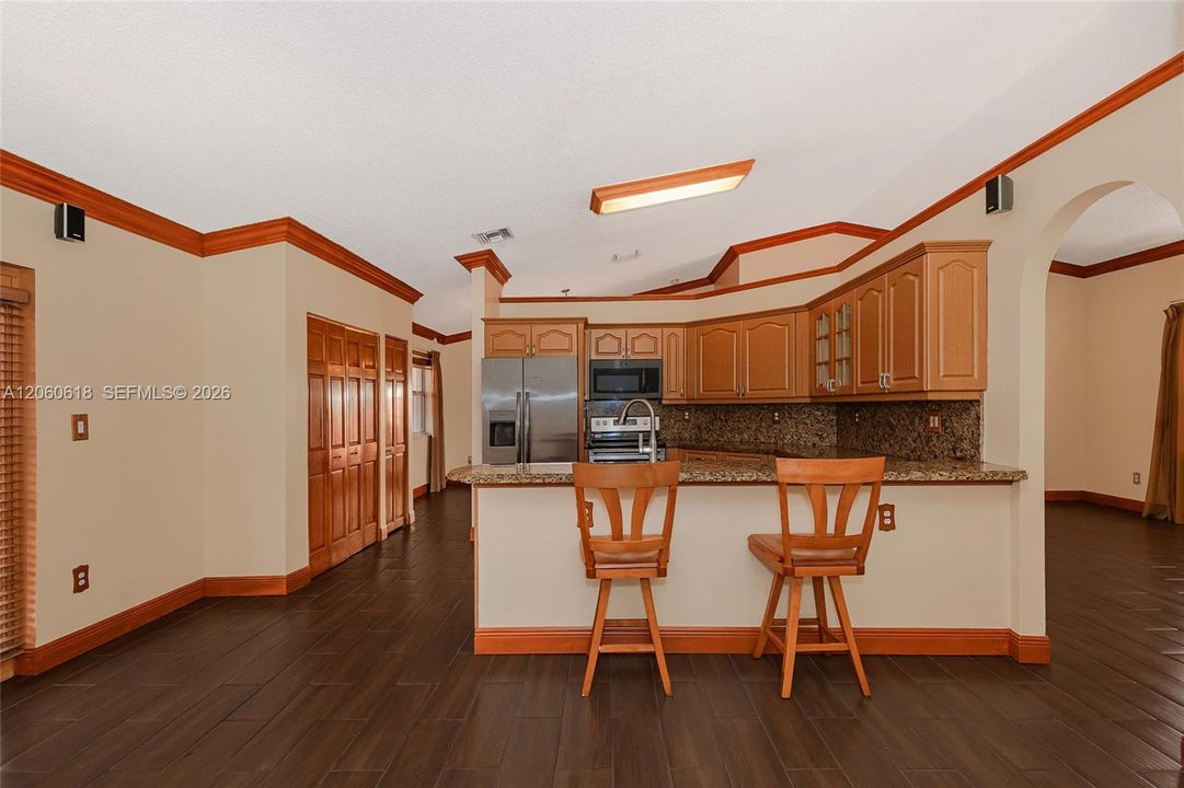На продажу: $639,990 (4 спален, 2 ванн, 1862 Квадратных фут)