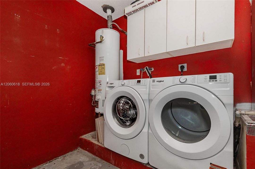 На продажу: $639,990 (4 спален, 2 ванн, 1862 Квадратных фут)