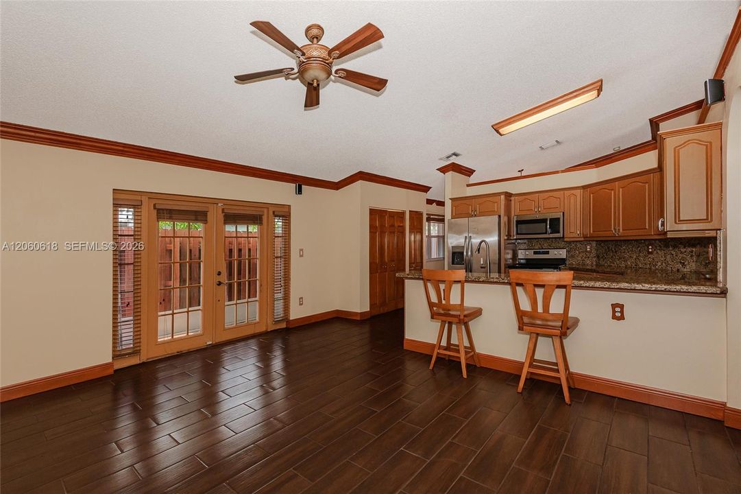 На продажу: $639,990 (4 спален, 2 ванн, 1862 Квадратных фут)