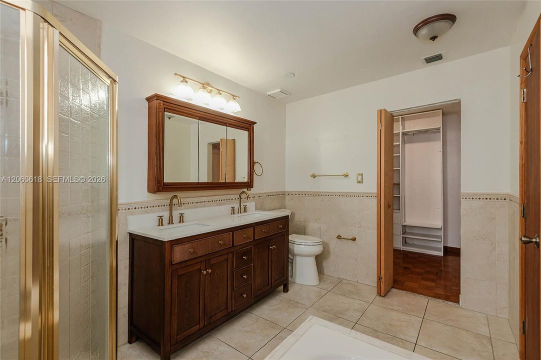 На продажу: $639,990 (4 спален, 2 ванн, 1862 Квадратных фут)