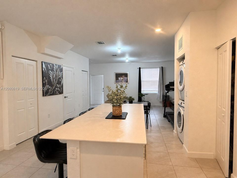 For Rent: $2,500 (3 beds, 2 baths, 1330 Square Feet)