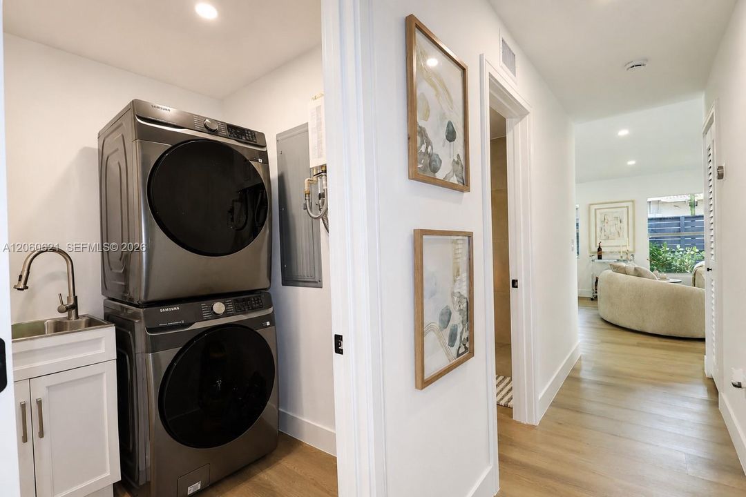 For Sale: $1,345,000 (3 beds, 3 baths, 1823 Square Feet)
