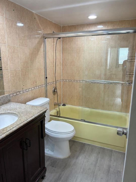 В аренду: $1,800 (1 спален, 1 ванн, 900 Квадратных фут)