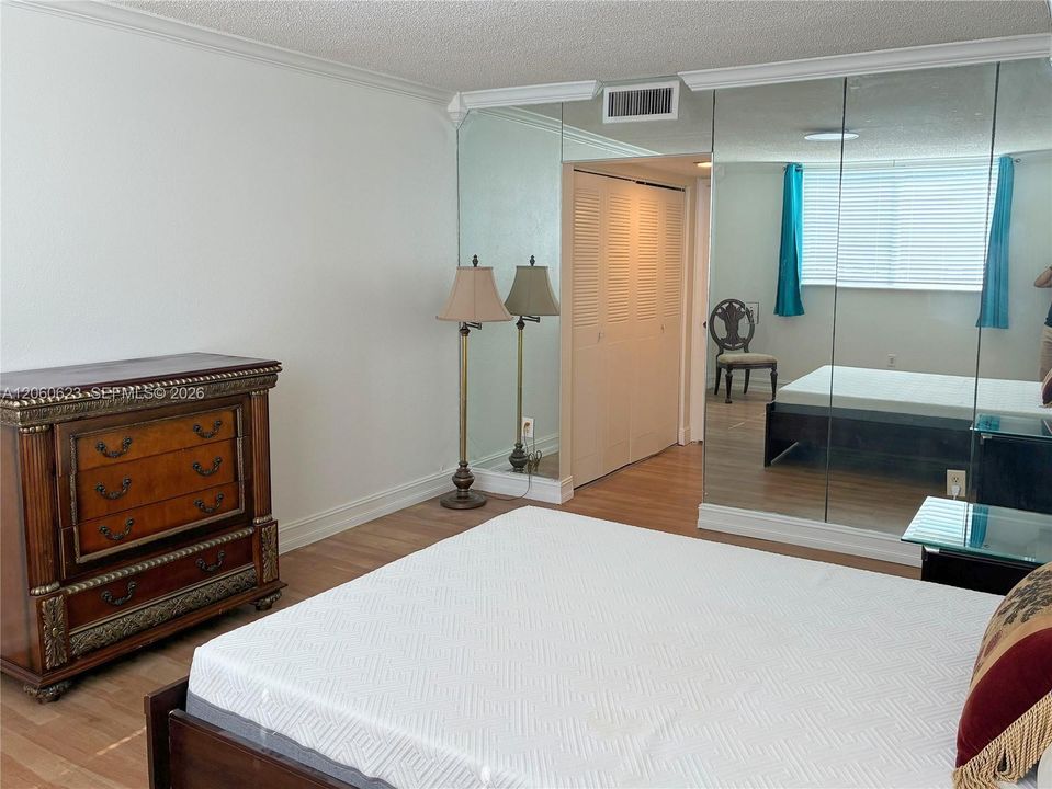 В аренду: $1,800 (1 спален, 1 ванн, 900 Квадратных фут)