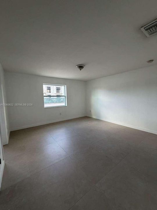 В аренду: $3,300 (3 спален, 2 ванн, 1246 Квадратных фут)