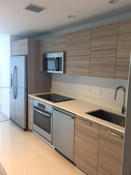 В аренду: $3,499 (1 спален, 1 ванн, 681 Квадратных фут)