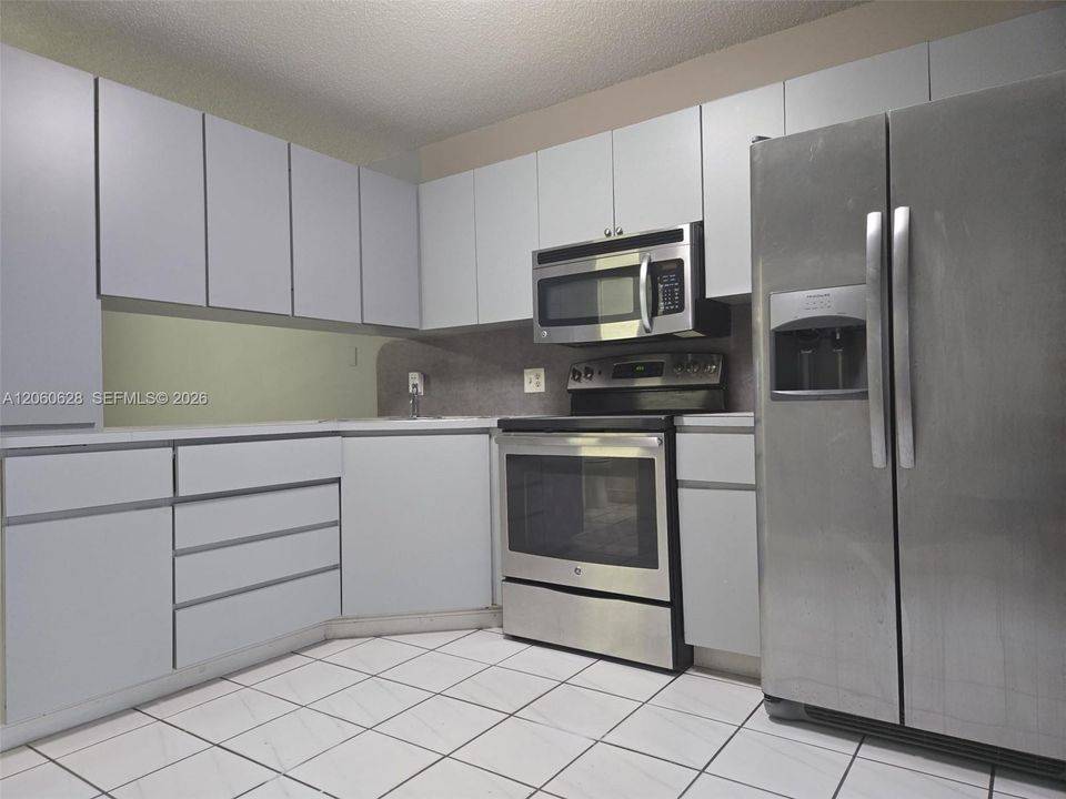 В аренду: $2,600 (2 спален, 1 ванн, 1125 Квадратных фут)