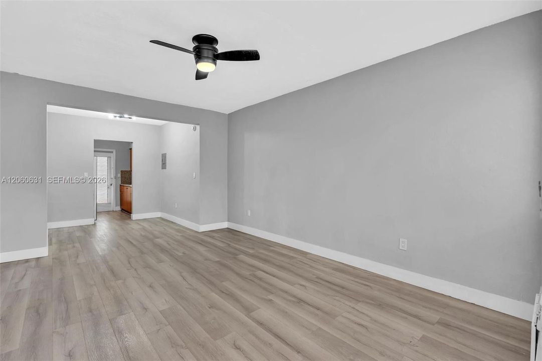 В аренду: $1,650 (0 спален, 1 ванн, 400 Квадратных фут)